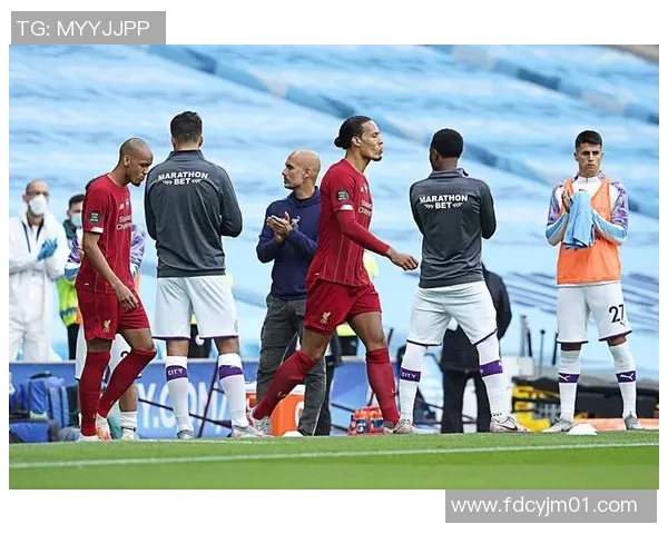 曼城球迷泪洒赛场 夺冠瞬间温情回顾展现无尽荣耀与拼搏 曼城球迷泪洒赛场 夺冠瞬间温情回顾展现无尽荣耀与拼搏