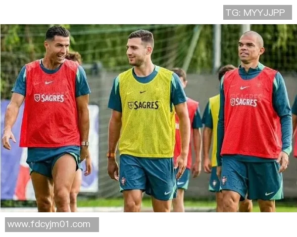 球星社交媒体趣味互动盘点揭秘赛场外的欢乐瞬间