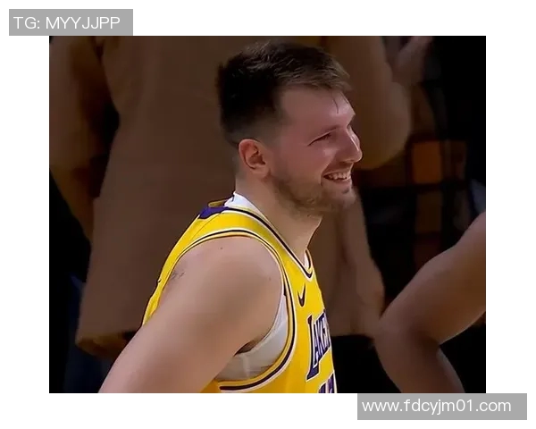 东契奇如何通过战术运用主宰比赛节奏并打破防守局限 东契奇如何通过战术运用主宰比赛节奏并打破防守局限