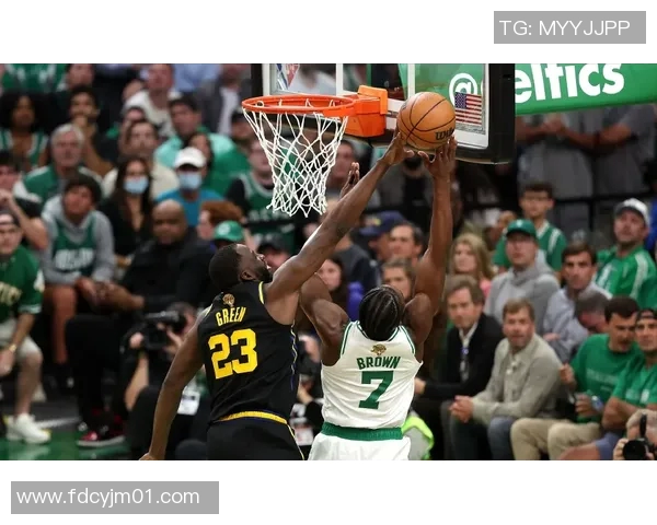 赛后评分出炉:塔图姆成最大亮点! 赛后评分出炉:塔图姆成最大亮点!