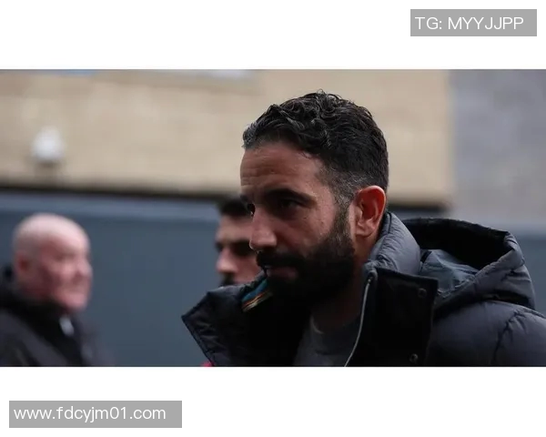 曼联与主帅激烈争执引发冲突升级 球队内外局势紧张加剧